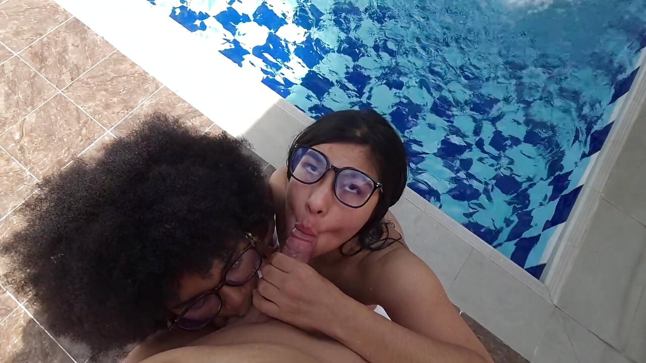 PART ONE.... IN THE POOL.. One day with my friend enjoying the sun and sex, they fill our faces with milk DON'T MISS IT