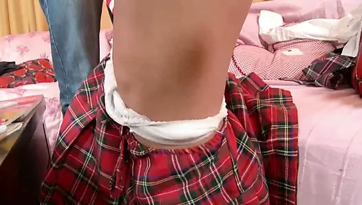 Üniversiteli kız anal sikişmeyi seviyor