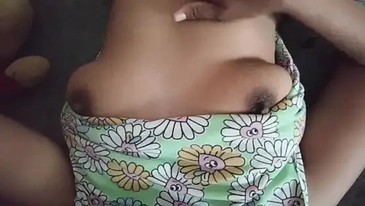 Remido si gadis hot dengan toket besar dan memek aduhai lagi asik dipuasin sama kontol raksasa
