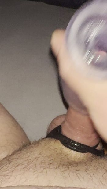 Who wants to such my dick? Masturbating my cock makes me so relaxed, i could do that night and day.