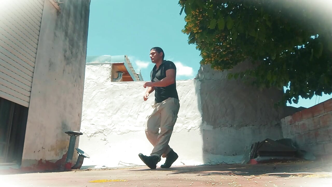 Salsa Dancer - โคลสอัพตูดและเต้นแก้ผ้า - ช่วยตัวเองเอาท์ดอร์ในวันที่มีแดดออก - ควยใหญ่เขย่ากระดูกเชิงกรานของเขา