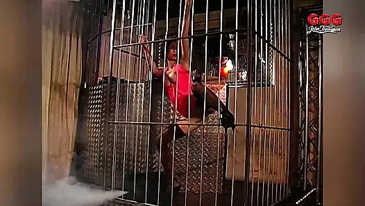 Pantat bahenol cewek semok rambut pirang ini dientot habis-habisan sampai dicrot di muka!