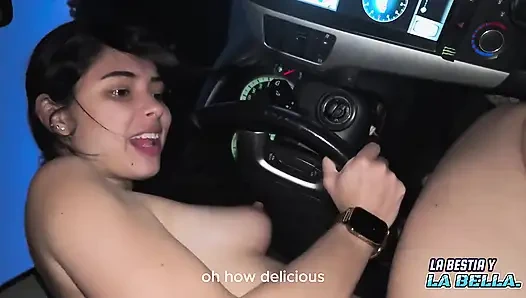 Я занимаюсь сексом в машине с бойфрендом моего лучшего друга, пока он водит меня домой в любительском видео!!!