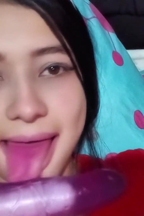 The Porn Actress Makes a Video Call with a Fan From Colombia