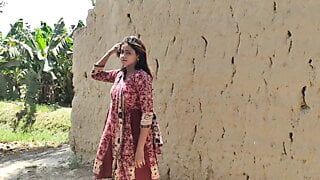 Zoya Bhatti, Dress Change, village life, Desi Girhot, sexy