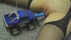 Seks w samochodzie z wibratorem