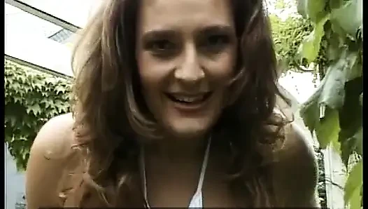 Cewek jerman dengan bikini lagi asik mainin memeknya di ruangan casting bokep