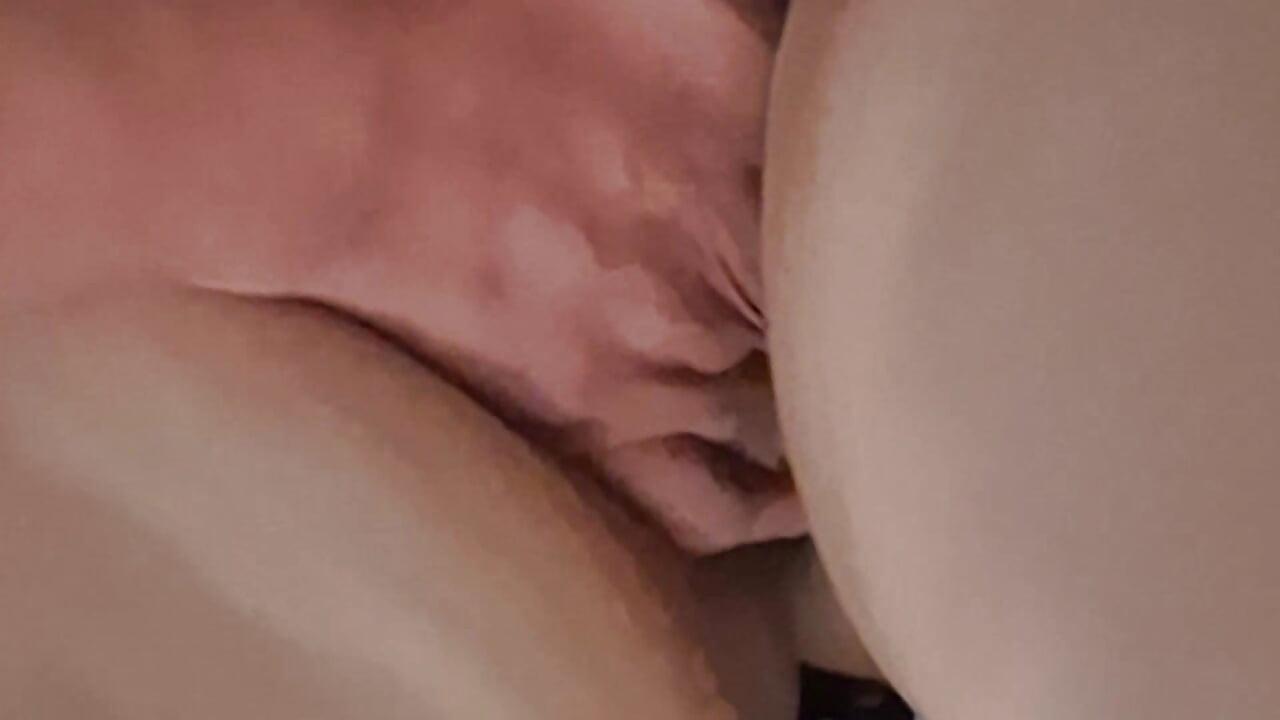 MILF:n pillun sormettaminen