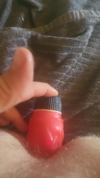 Amateur Swedish bottom takes 9"