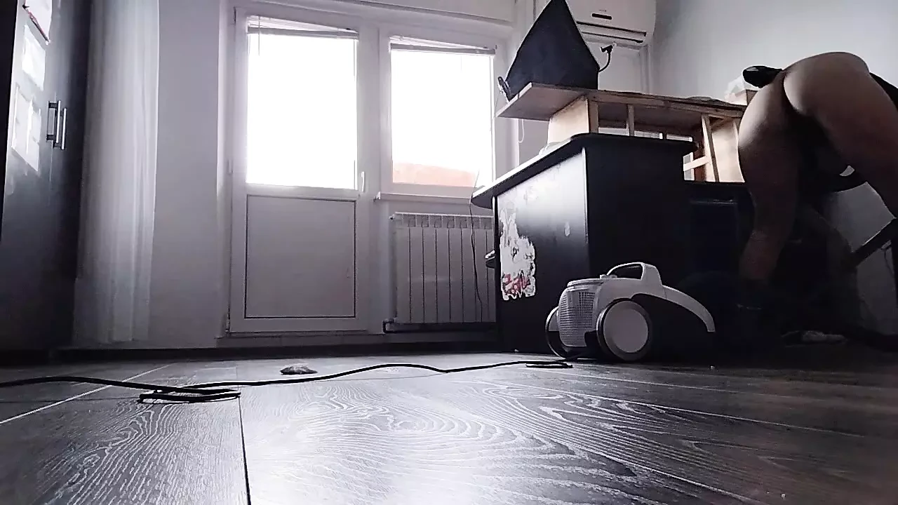 Amatőr feleség meztelenül szopni otthon.