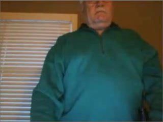 Un papa sexy fait un show hétéro et caresse la webcam
