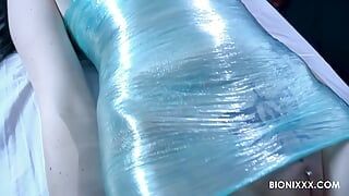 Helix Fembot owinięty plastikiem przetestowany w laboratorium przez Bionixxx