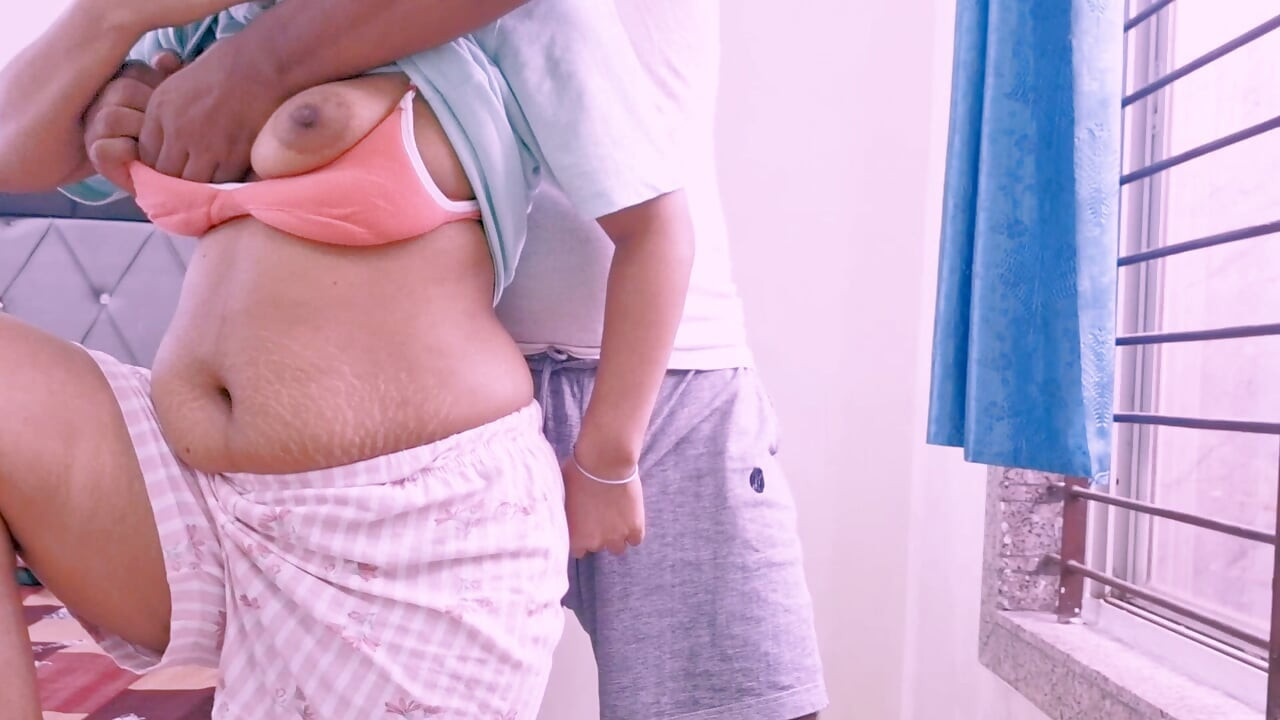 Mature Desi Body Explored by Partner - Bedroom Clip