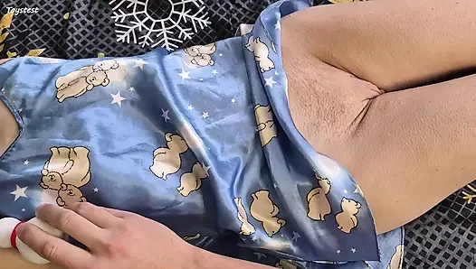Ateşli Minyon Orta Yaşlı Seksi Kadın. Sik Beni, Kardan Adam, Biraz Serinlemek Istiyorum.