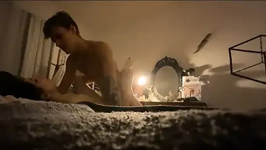 Girlfriend Wakes Up to Gentle Love Making - Homemade Close Bed Moment