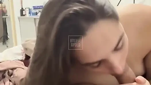 Seorang teman tidak boleh menyangkal blowjob