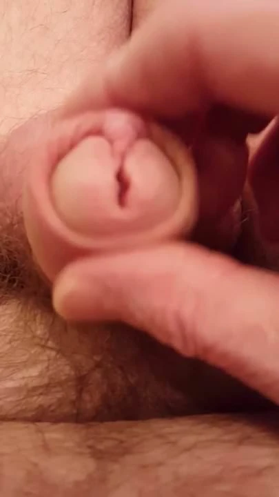 Slow oozing cum