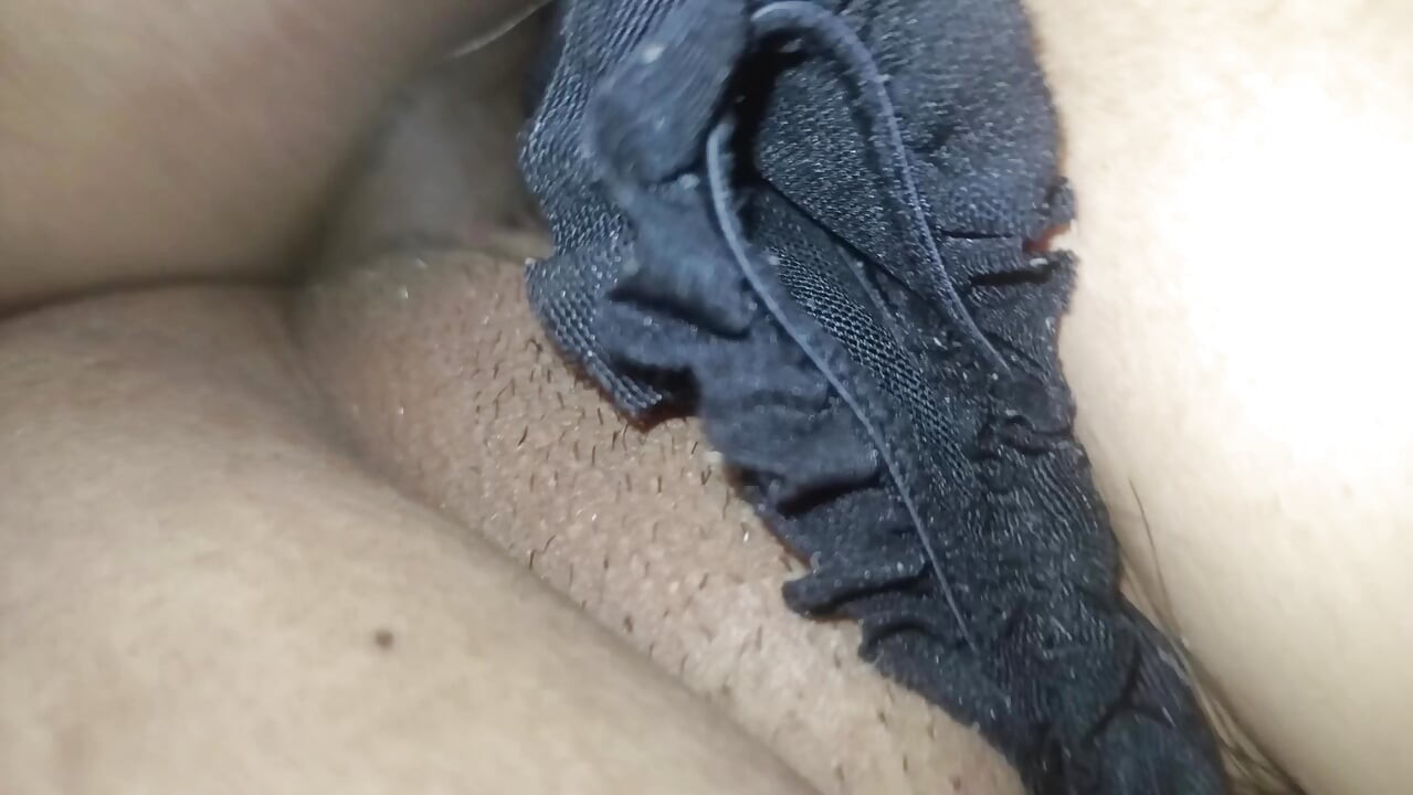 Tanga m7arrek ljnib w zabb kbir yfsh5 tizi 7ta l97ed bla r7ma