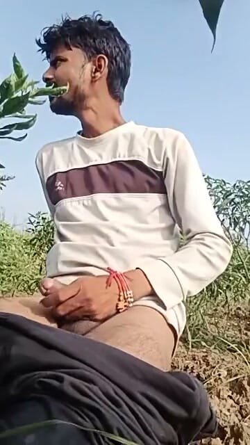 Hit the mouth in the chilli field | Clip 1