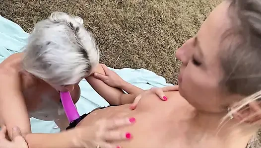 Tatiana Steele Vs Lora Cross Sexwrestle
