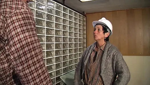 Er fickte diese nasse muschi auf der baustelle!