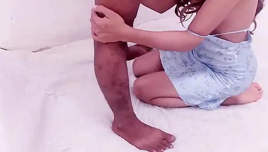 Viona kommt mit altem mann nach dem bus-ende-job