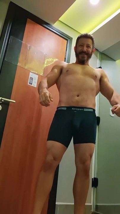 Gouine Wrestler - POV Muscle Worship Training Session