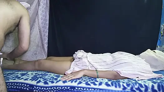 Aaj bhabhi ki Tel se masaj Karen Ham Sach Kahate Hain Sara Pani nikal Diya
