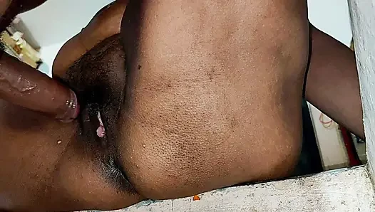 Hintli üvey annenin ki hard chudai kichen me