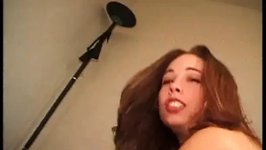 Ateşli Esmer Götü Milan'da Iki Adam Tarafından Sikiliyor