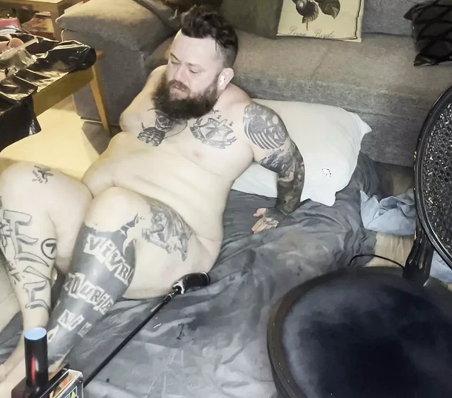 Fuck machine fucks my big ass in missionary big orgasm