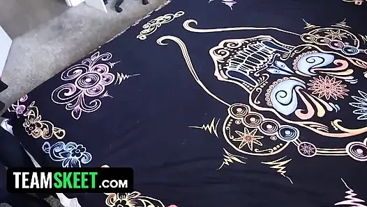 Seksi amatör kiracı bakış açısı yarağa biniyor