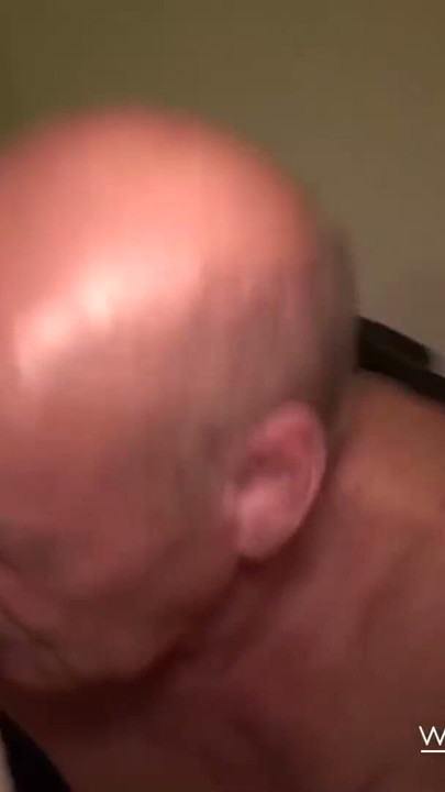 Alter Sack fickt junges Teen | Clip 1