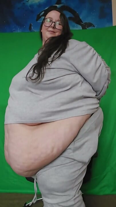 Fat SSBBW Goddess Clothes Try on