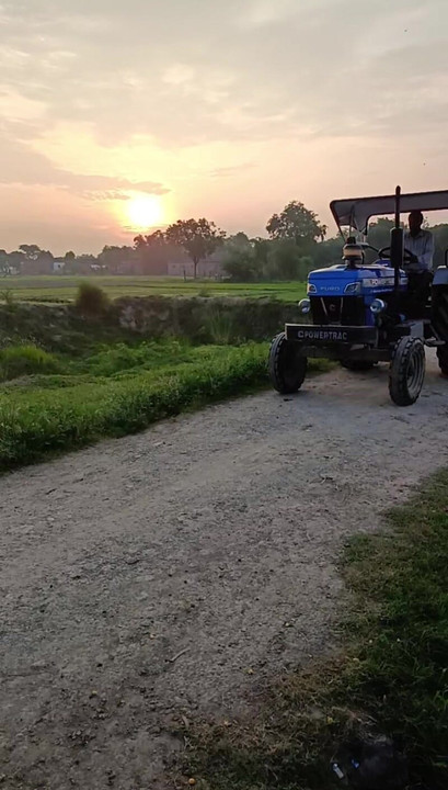 Tractor ka maza ....
