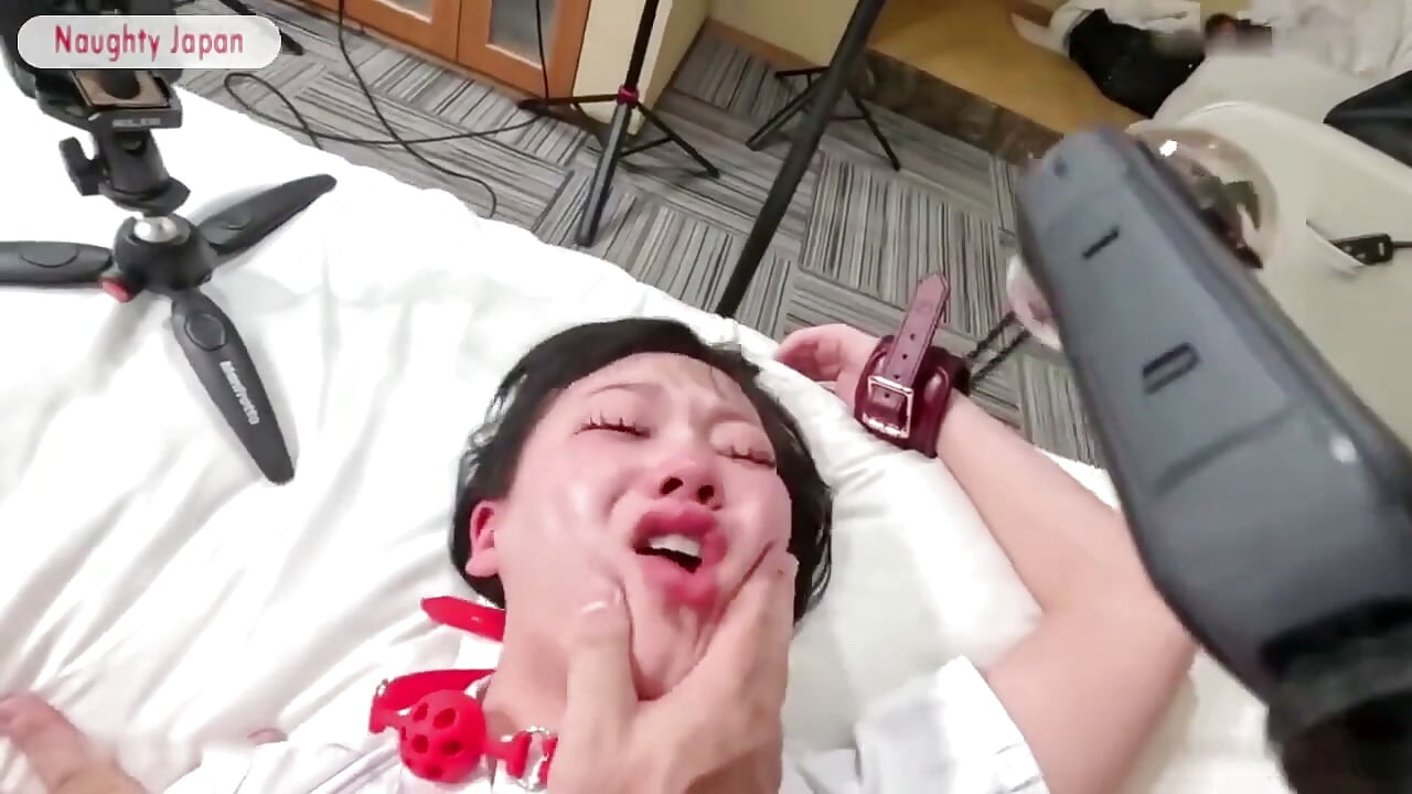 第一次拍摄 - 甜美美女高潮时, 全脸露出, 直到她的眼睛卷回来 - 5