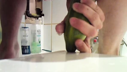 ZUCCHINI IN ASS
