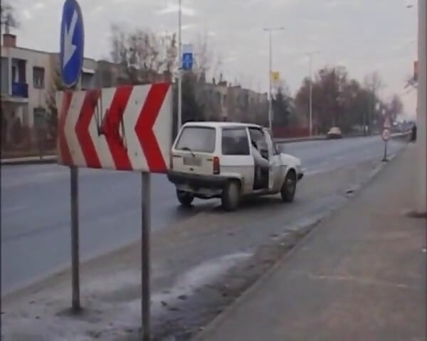 Sarışın sürtük sert sikiliyor ve yüzüne boşalma