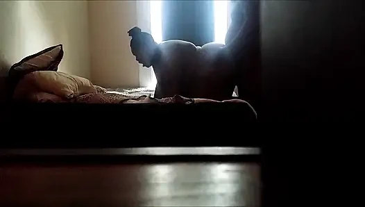 İri güzel kadın yarak alıyor