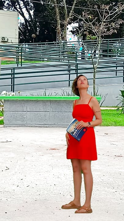 Hantu-hantu di taman suka mendapatkan blowjob.