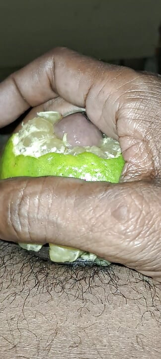 Napumpavanje naranče i svršavanje