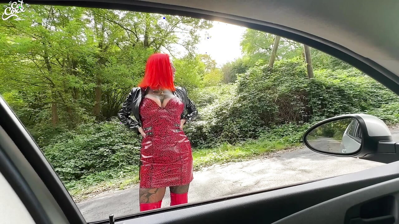 Perverted street hangout! Puss in Boots Bitch Fucks Without Rubber