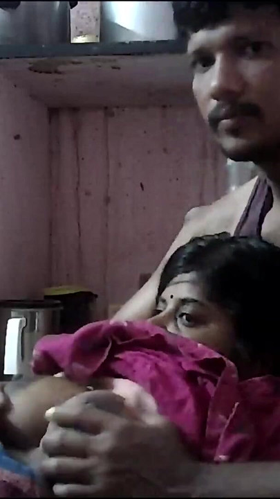 Detik kenangan dari "isteri rumah kampung India Tamil dan housband bercium panas dan pergerakan romantis"