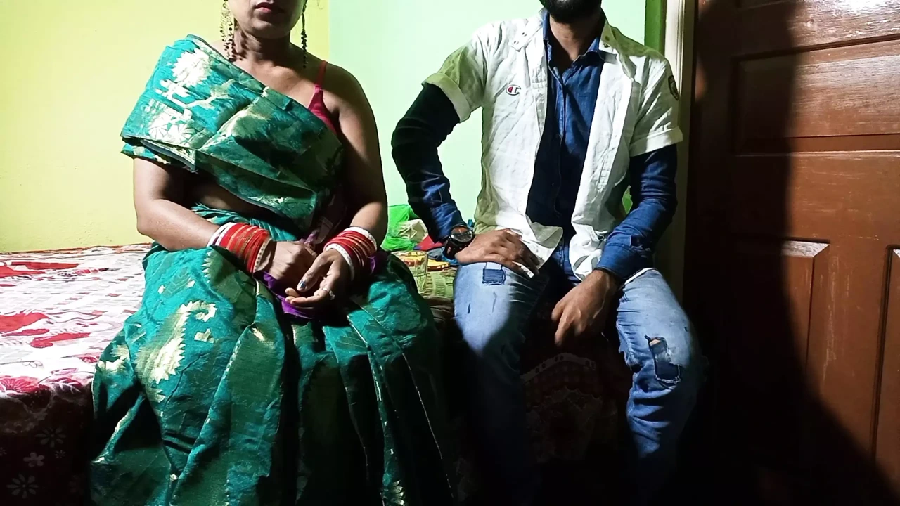 全身检查 Ke Bahne 医生 Ne Bhabi Ki Chut Chut Chuda Kiya 与印地语音频