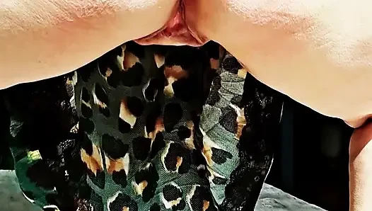 Horny mature with her ass in the air like she just dont care .