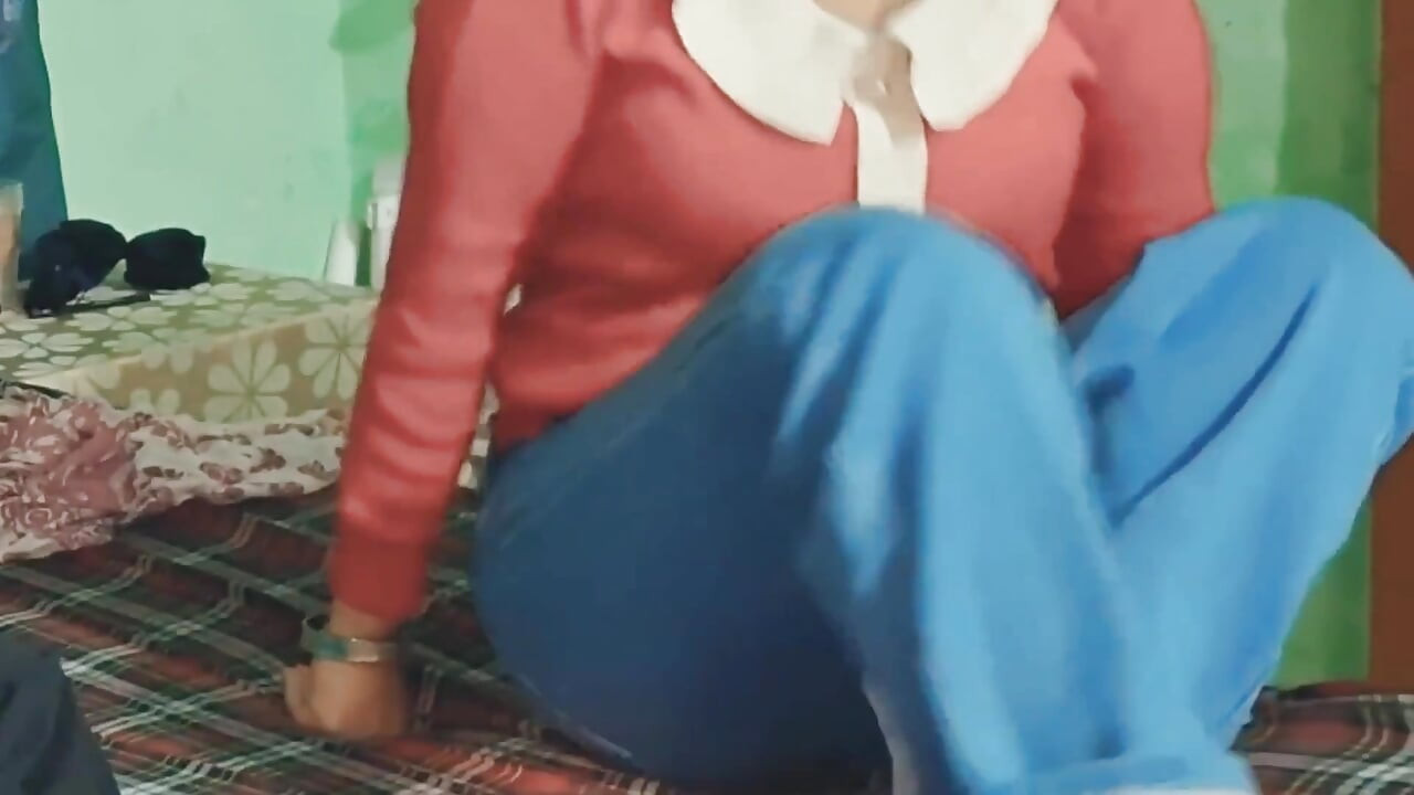 Kakak ipar india lagi sendirian di kamar sambil ngomong jorok