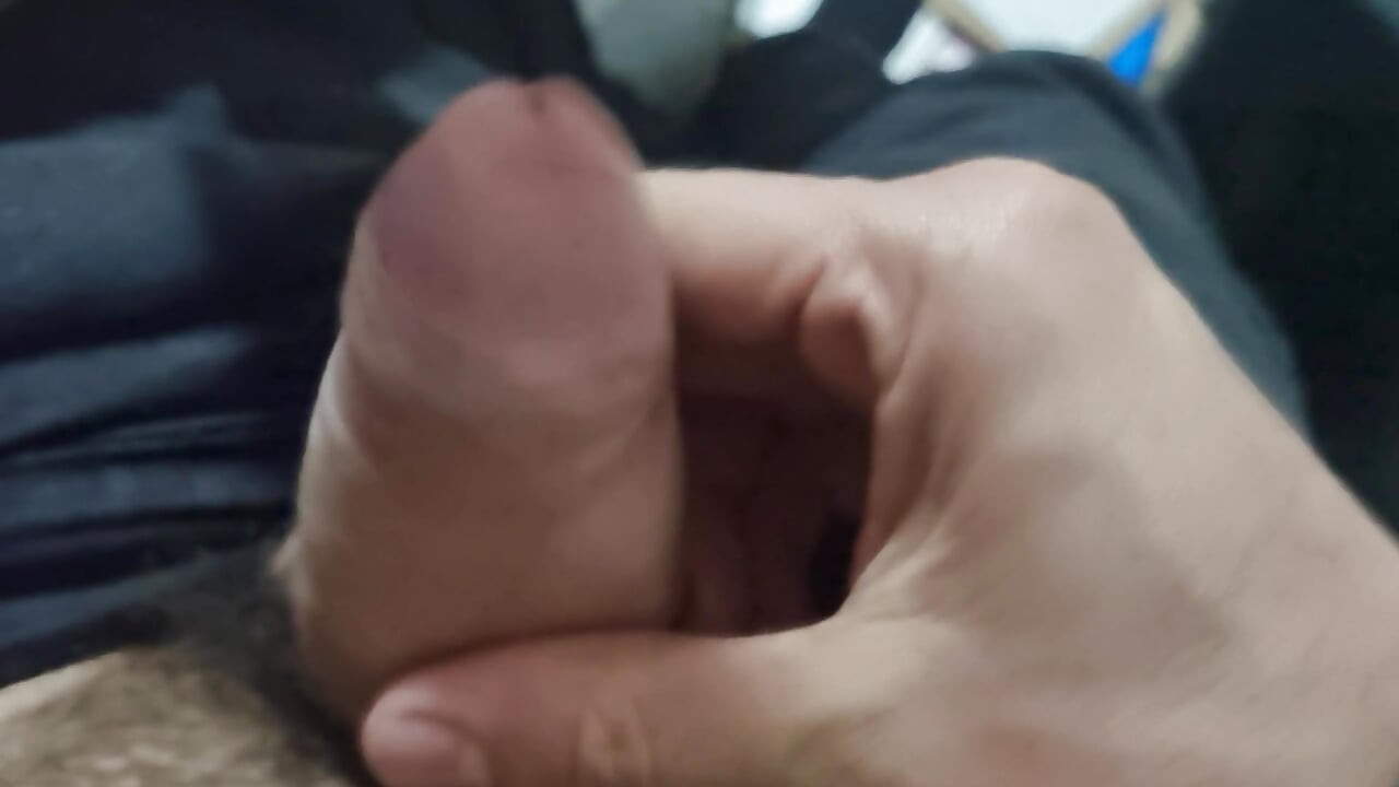 Horny as fuck, hairy open his pants and jerk off at work