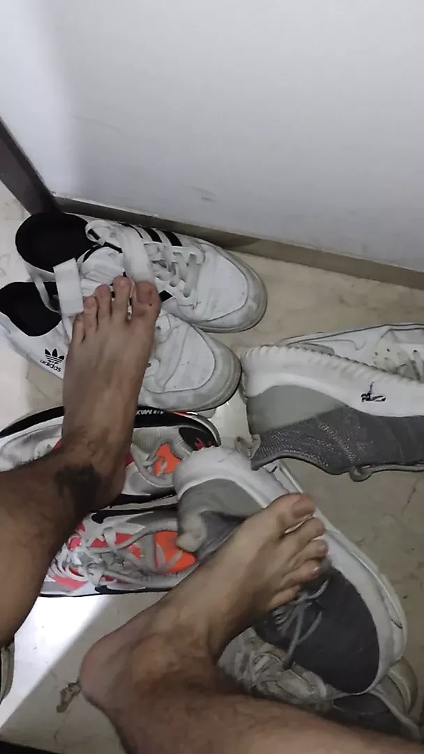 latino ttrampled his shoes