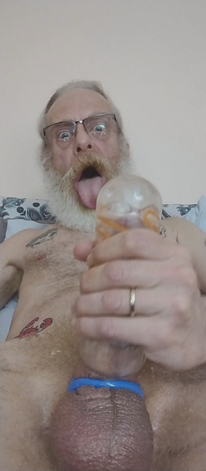 Daddy jacking his greasy peepee dong!