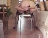 Curul lui Nickyleen se întinde